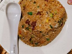 黄金腊肠炒饭-木屋烧烤(岗顶二店)
