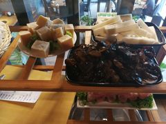 -菌海森林·非遗野生菌火锅(西山区滇池路摩根道店)