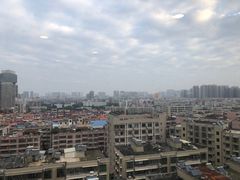 -华海酒店(茂名高铁站店)