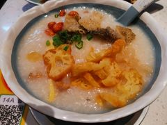 金牌荔湾艇仔粥-华辉拉肠(宝华店)