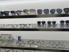 -视野联行眼镜·蔡司·尼康战略合作店(城西银泰店)