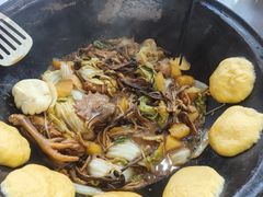-粘豆包柴火铁锅炖