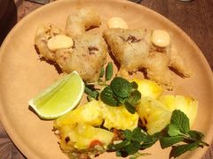 炸软壳蟹配烤凤梨色拉-SHAN山(前滩太古里店)