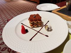 -香格里拉鱼跃地中海西餐厅·牛排披萨