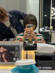 -HAIR CORNER