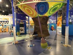 -多奇妙乐园·淘气堡·电玩·抓娃娃(海口吾悦店)