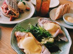 -ROAST coffee & eatery