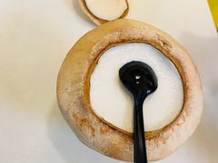 -志龙皇冠吃货椰子铺