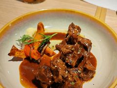 照烧谷饲牛肋配香草烤南瓜-幸薈飯堂