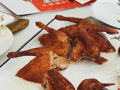 鸿运乳鸽皇-国贸旋转餐厅(国贸广场店)
