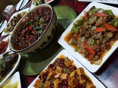 -老码头黑皮肘子锅包肉(赣水路店)