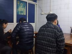 等位区-小狗面馆(复兴店)