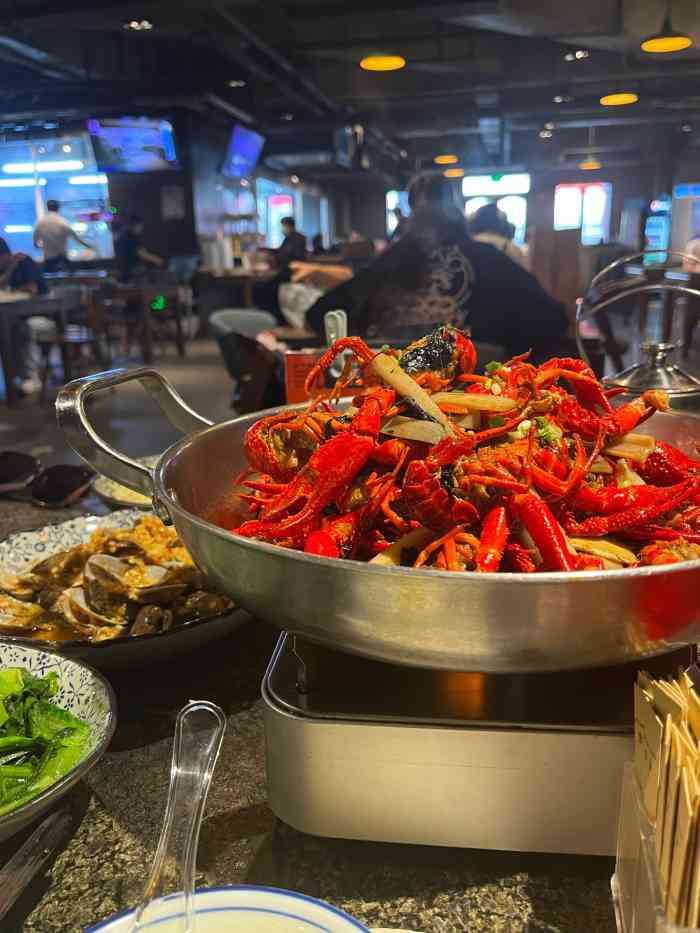 虾小龙老长沙龙虾馆(五一广场店)-"感谢大众的霸王餐~位置:地铁五一