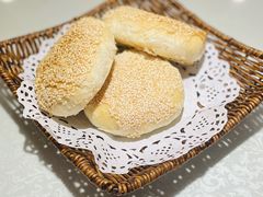 无锡惠山酥饼-花小蟹·无锡菜·大闸蟹主题餐厅·评弹表演(南长街店)