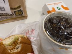 -麦当劳(上海虹桥站30B检票口楼上)