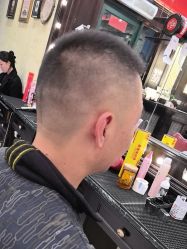 -东方先生国潮男士理发馆