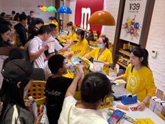 -m豆巧克力世界(上海世茂广场店)