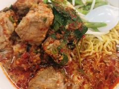 冬阴功排骨面-马里奥明星猪脚饭