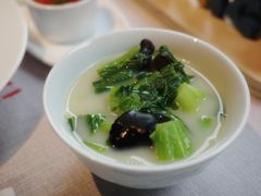鱼汤煮季节时蔬-逸道(益丰·外滩源店)