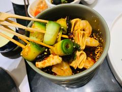 -红鼎豆捞·非遗鲍皇汤火锅(宝丰路店)