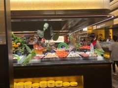 -钱小奴海鲜自助黑金店(杭州滨江龙湖店)