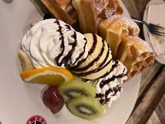 水果冰淇淋松饼-漫咖啡MAAN COFFEE(新华图书城店)