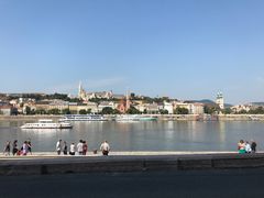 -多瑙河畔鞋履雕塑