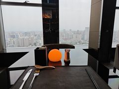 -唐拉雅秀酒店-西锦汇空中BBQ·思创餐厅