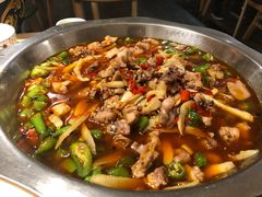 -兔行天下-鸿鹤鲜锅兔(中海国际店)