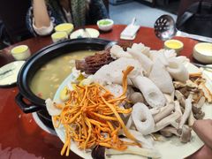-菌之家·专业纯野生菌火锅·特色炒菌