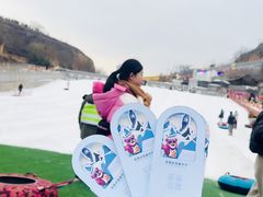 -采薇庄园四季滑雪场