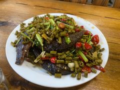 豆角炒腊禾花鱼-牛八宝桂林米粉(八里庄店)