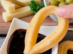 甜甜圈配巧克力-Mezomd曼索蒂西班牙餐厅(广粤店)