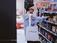 -家乐福(四元桥购物中心店)