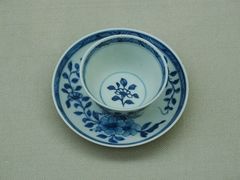 清雍正·青花折枝栀菊花纹托盏-嘉定博物馆