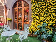 -月亮眼花园餐厅书吧酒吧