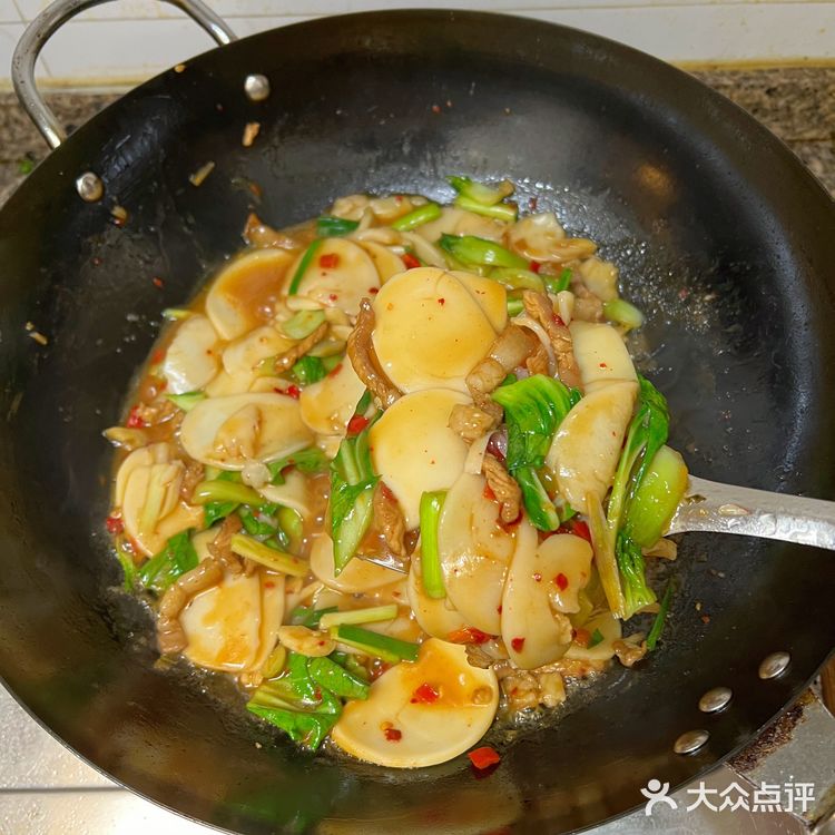 江西汤煮年糕，和记忆里学校旁边小店的味道一样哒[加油]