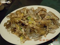 蒜蓉清炒蛏子-小铜锣湾海鲜家常菜馆(河西店)