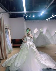 -欣薇婚纱(新源乐汇城店)