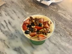 野莓核桃蜂蜜希腊酸奶-The Rug Cafe(王府中环店)
