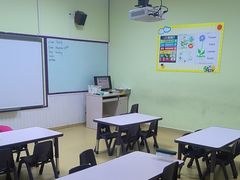 -瑞思少儿中心·少儿英语素养启蒙(勒泰直营校区)