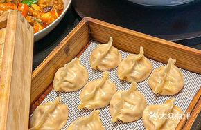 东海带鱼蒸饺