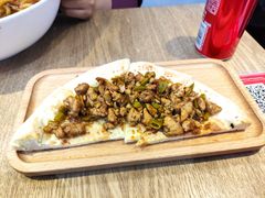 孜然鸡肉馕披萨-壹粉屋新疆炒米粉(建外SOHO东区店)