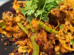 -川流不息·地道川菜·小龙虾(松东路店)