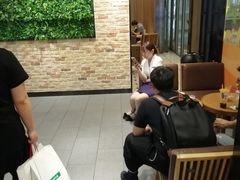 等位区-CoCo都可(合生汇店)