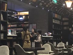 -钟书阁(松江泰晤士小镇店)