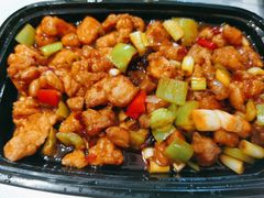 宫保鸡丁-小船渔村•大连菜•大连焖鱼(黄河路店)