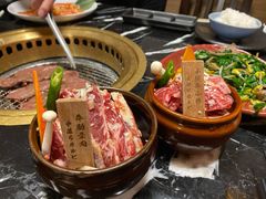-山川小町·极番烧肉(新地假日广场店)
