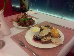 自助餐蛋糕-东方豪景花园酒店·怡景旋转餐厅