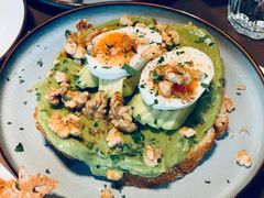 牛油果煮蛋吐司-RAC BAR(安福路店)